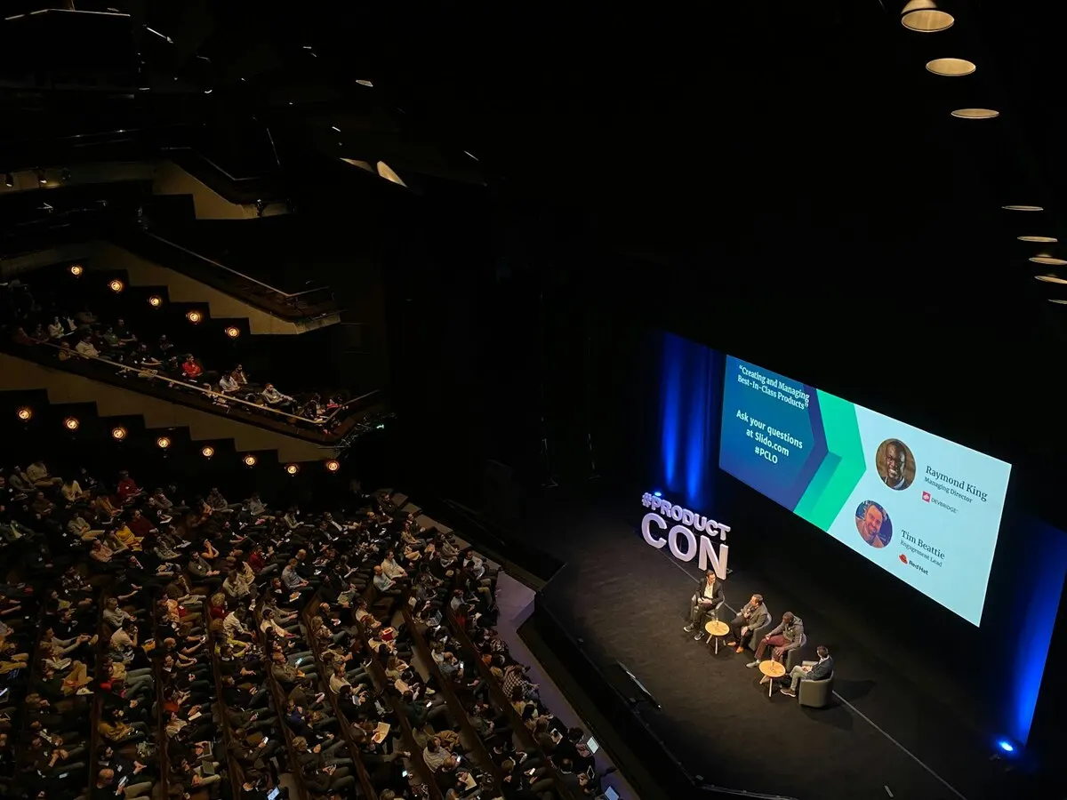 Público asistente a un evento profesional